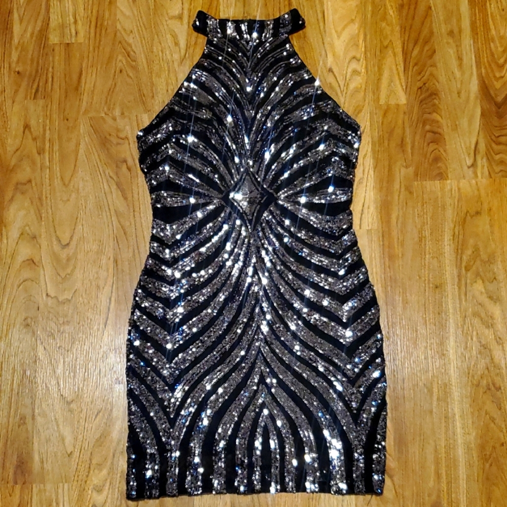 Blashe NWT Black and Gold Sequin Halter Neck Bodycon Dress Womens Size M